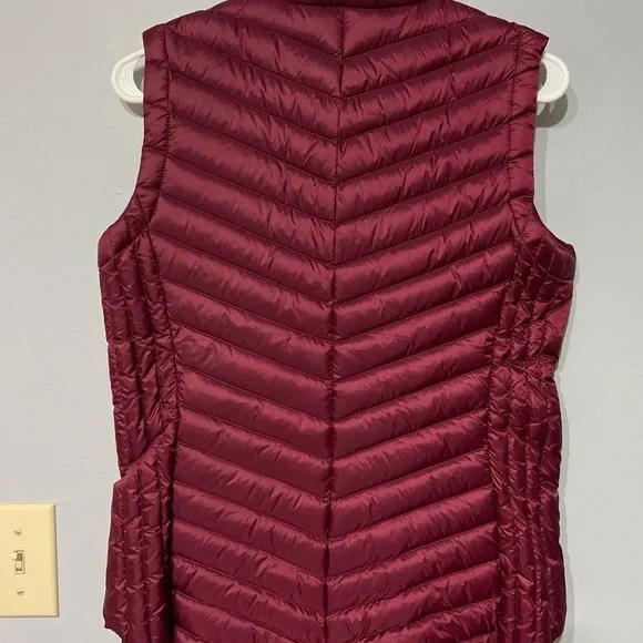 Gallery Maroon Vest - Picture 2 of 2